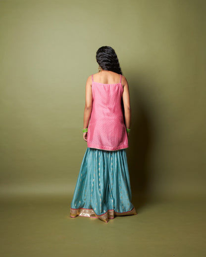 Firozi Gulab embroidered kurta set