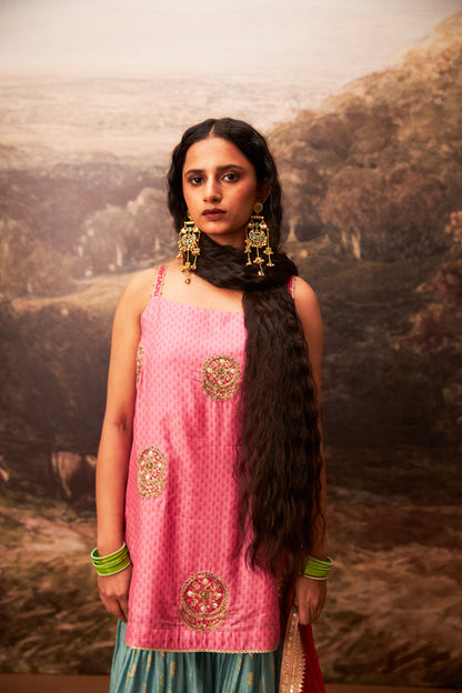 Firozi Gulab embroidered kurta set