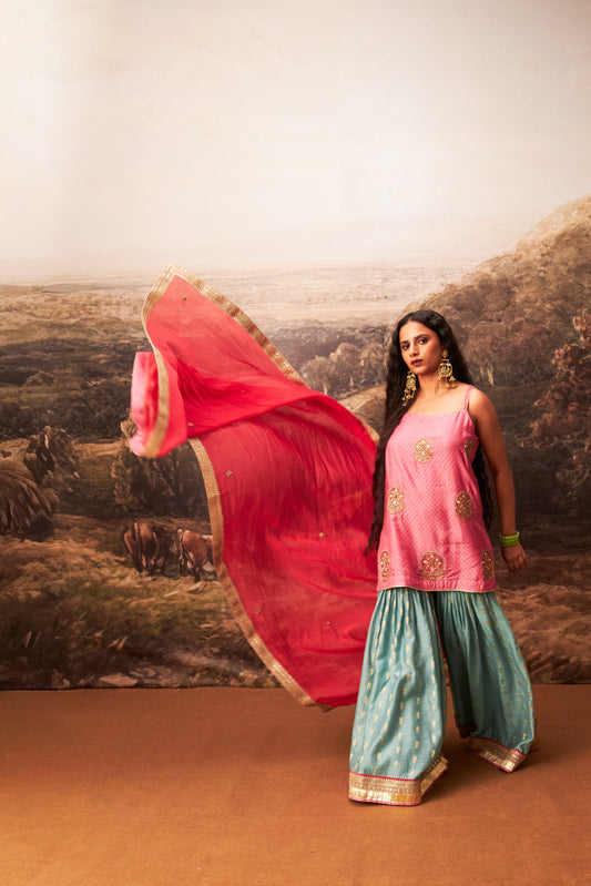 Firozi Gulab embroidered kurta set