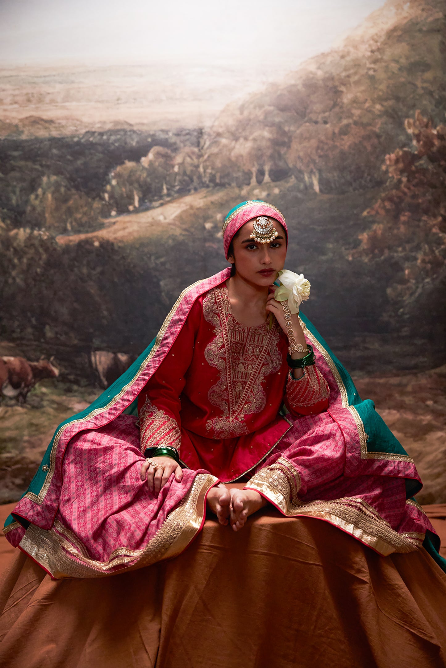 Lal Noorani embroidered kurta set