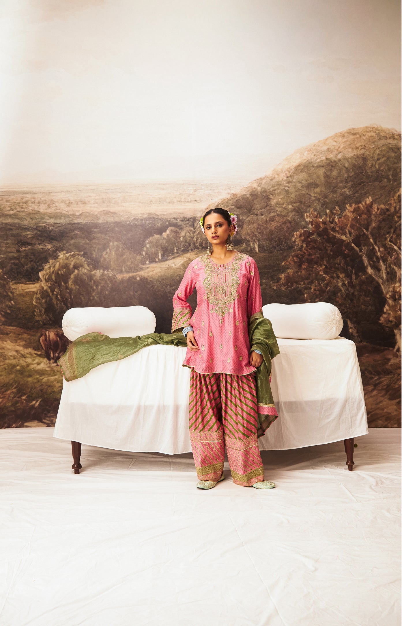 Roshanara embroidered kurta set