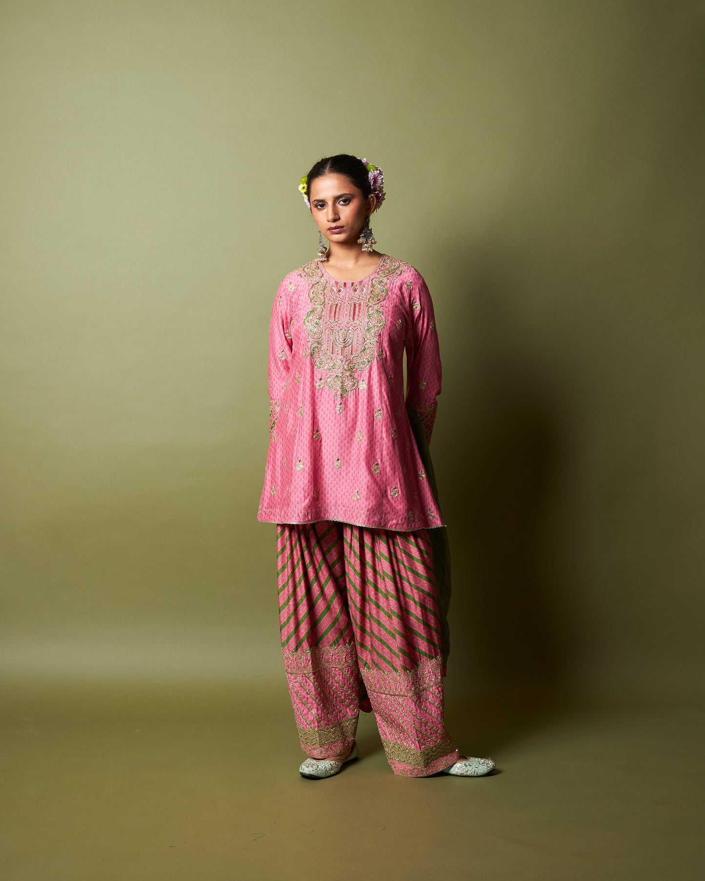 Roshanara embroidered kurta