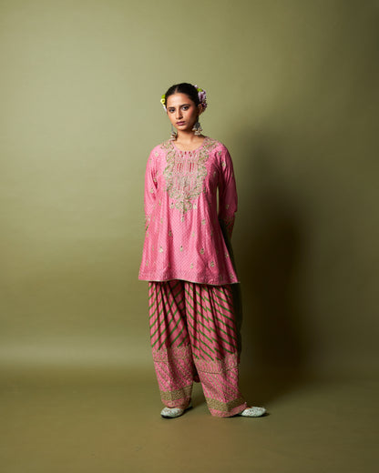Roshanara embroidered kurta