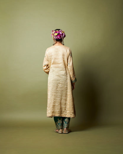 Chand Moti embroidered kurta