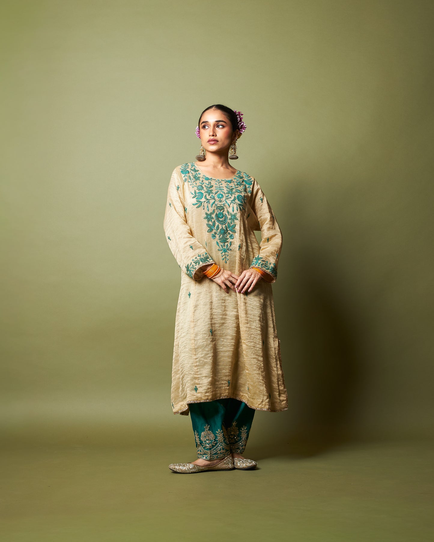 Chand Moti embroidered kurta