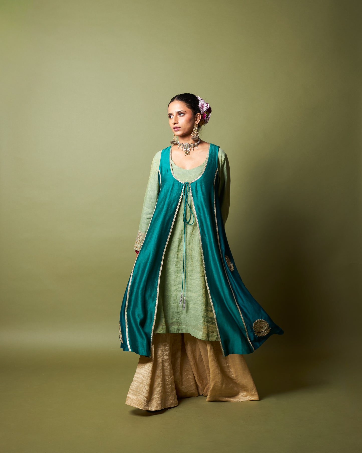 Noor-E-Manik embroidered kurta