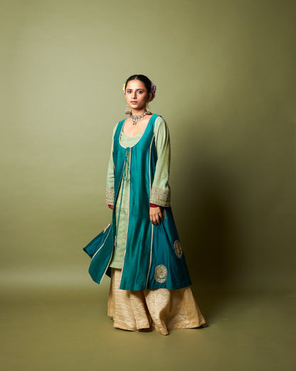 Noor-E-Manik embroidered kurta