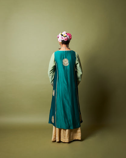 Noor-E-Manik embroidered kurta