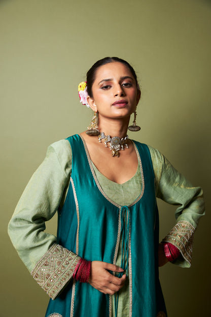 Noor-E-Manik embroidered kurta