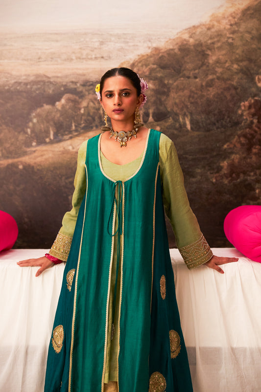 Noor-E-Manik Embroidered Kurta Set (Ready to Ship) - Set Of 3