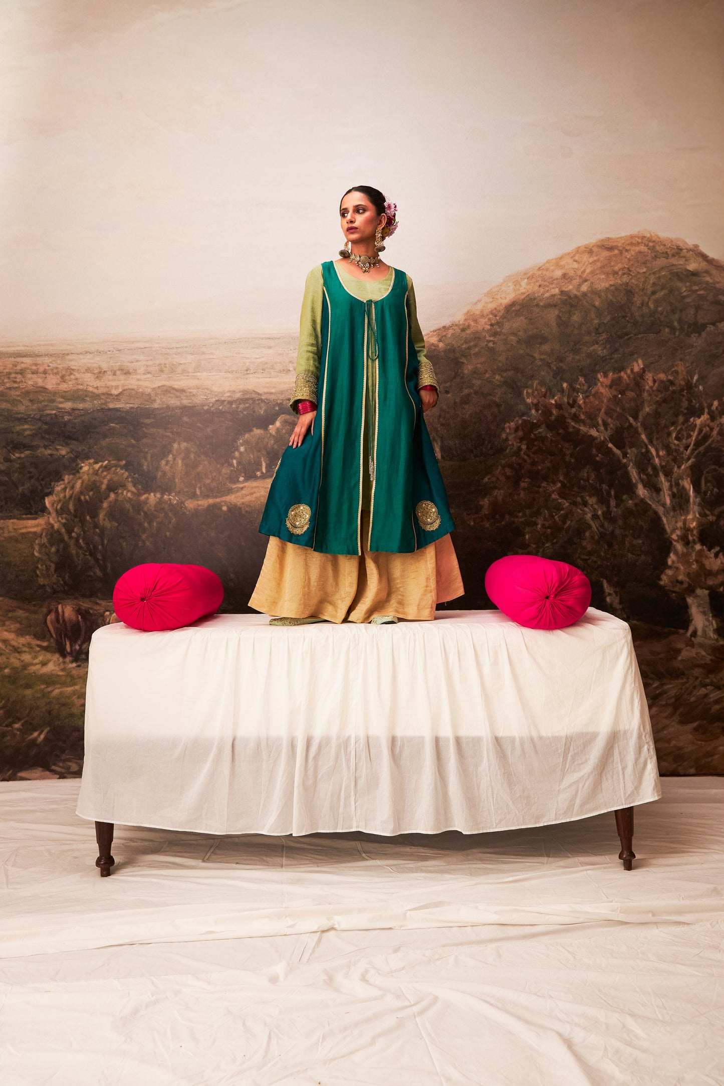 Noor-E-Manik embroidered kurta set