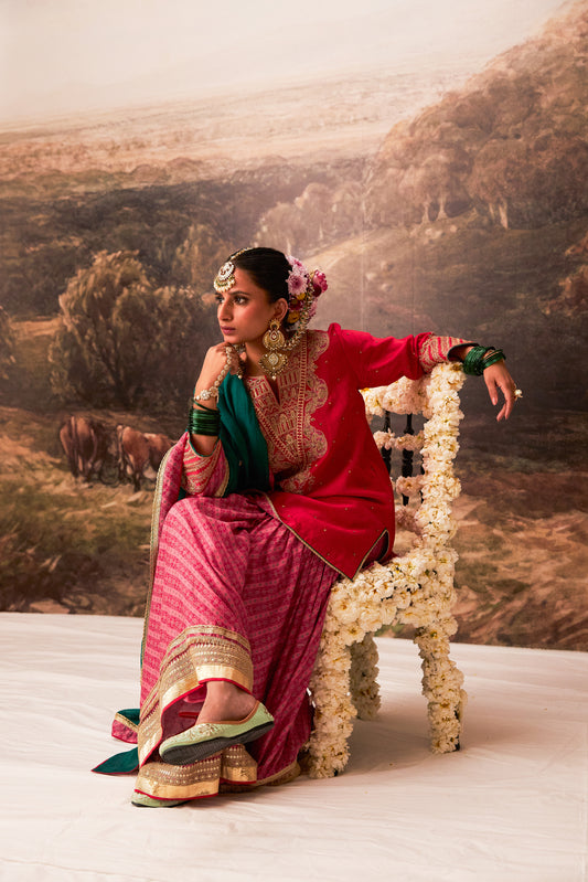 Lal Noorani embroidered kurta set