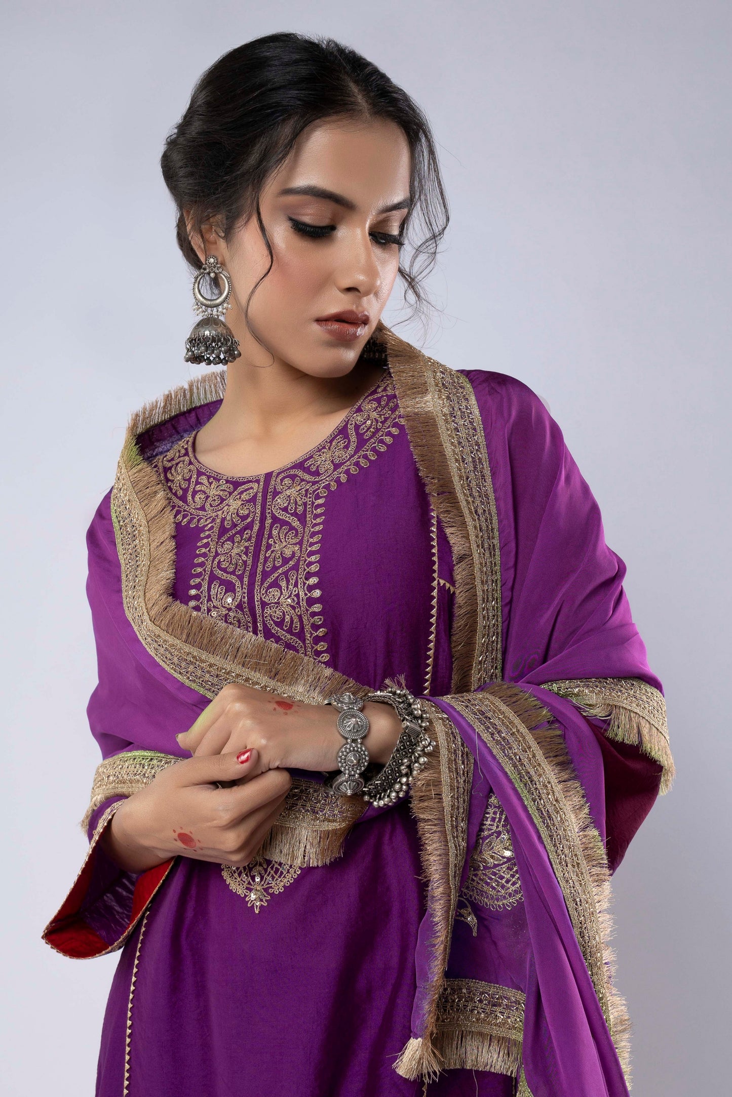 Qutub Minar Embroidered dupatta