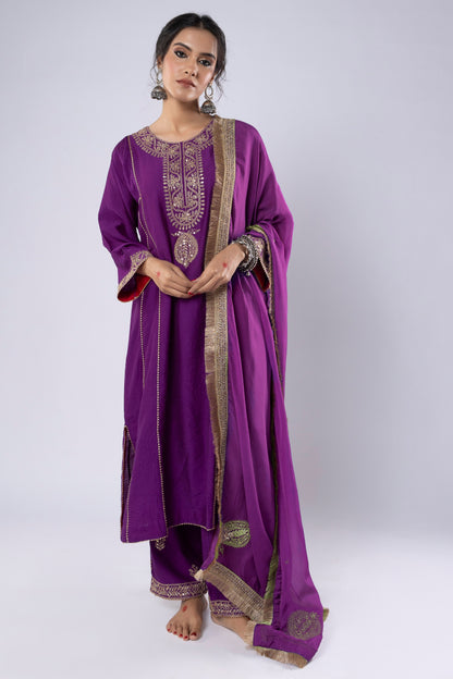 Qutub Minar Embroidered dupatta