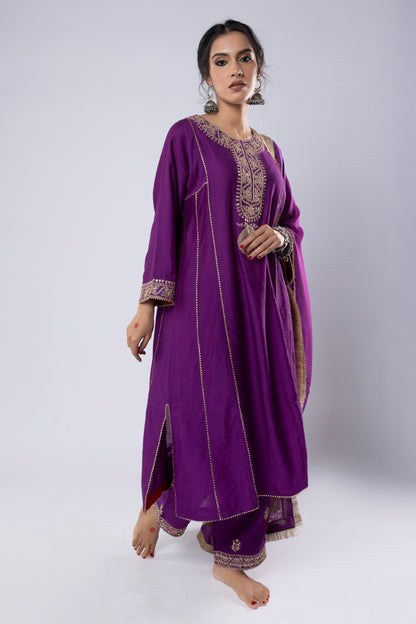Qutub Minar Embroidered Kurta