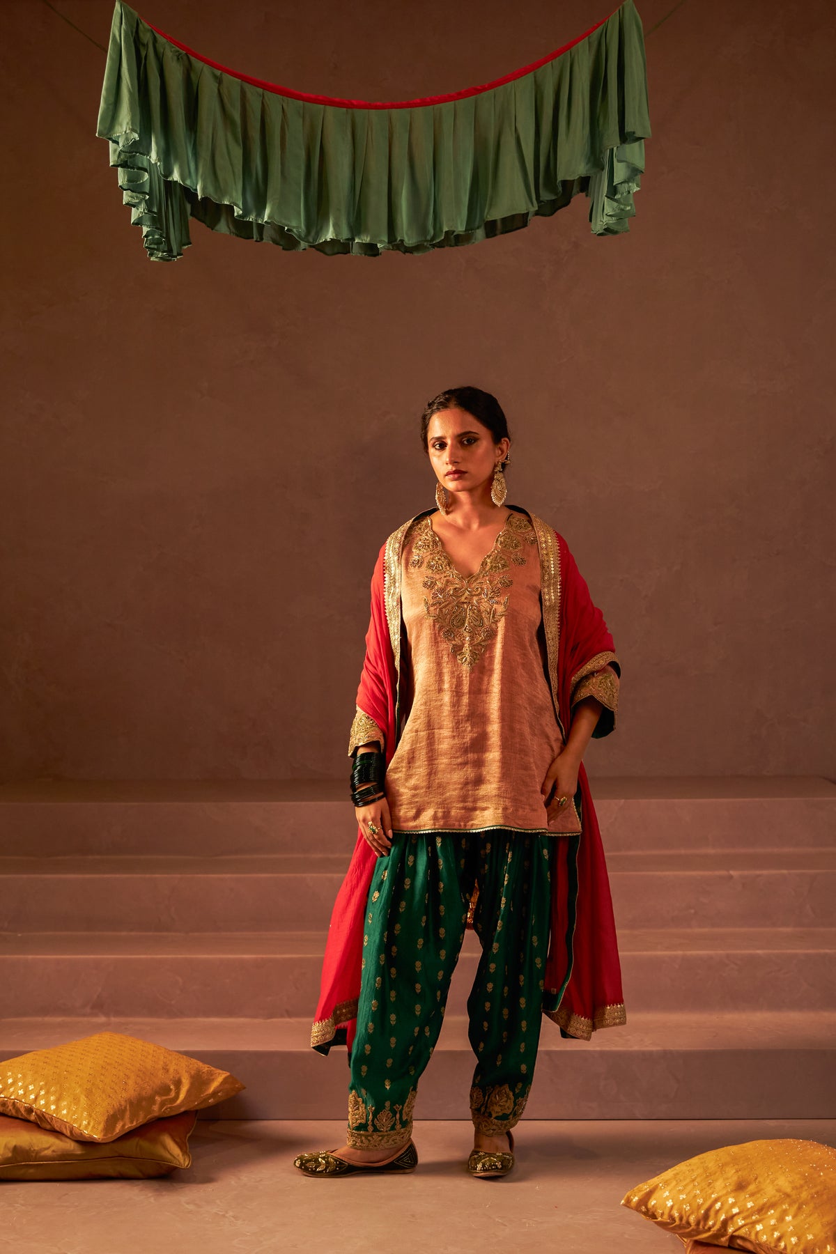 Rang Angaar Embroidered Kurta Set- Set of 3 - 1