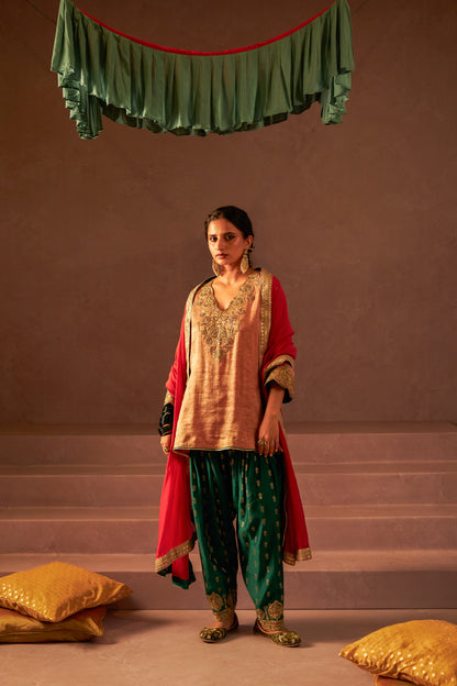 Rang Angaar Embroidered Kurta - 2