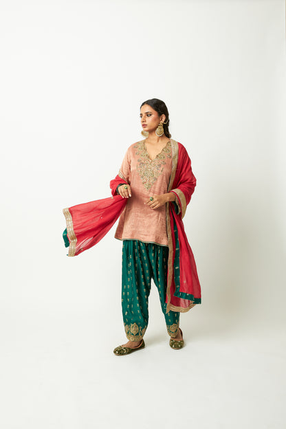 Rang Angaar Embroidered Kurta Set- Set of 3 - 8