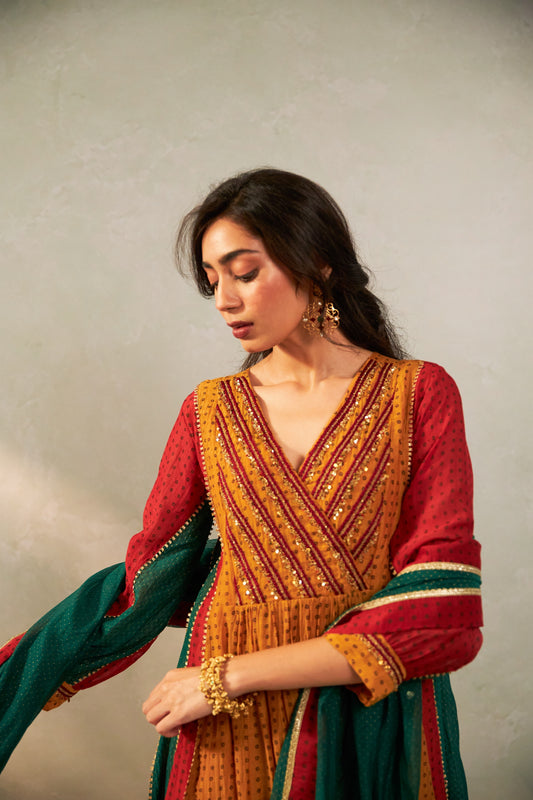 Rang Rasiya Embroidered Kurta