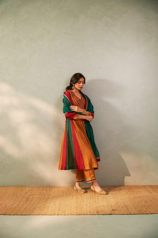 Rang Rasiya Embroidered Kurta Set- Set of 3