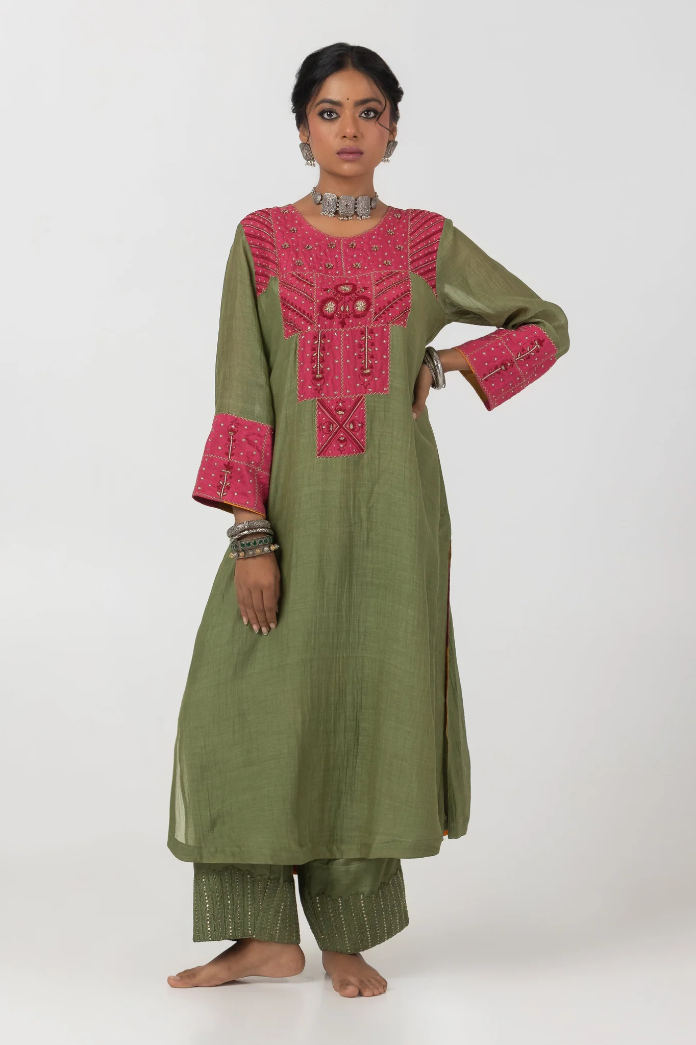 Sajidah Embroidered Kurta
