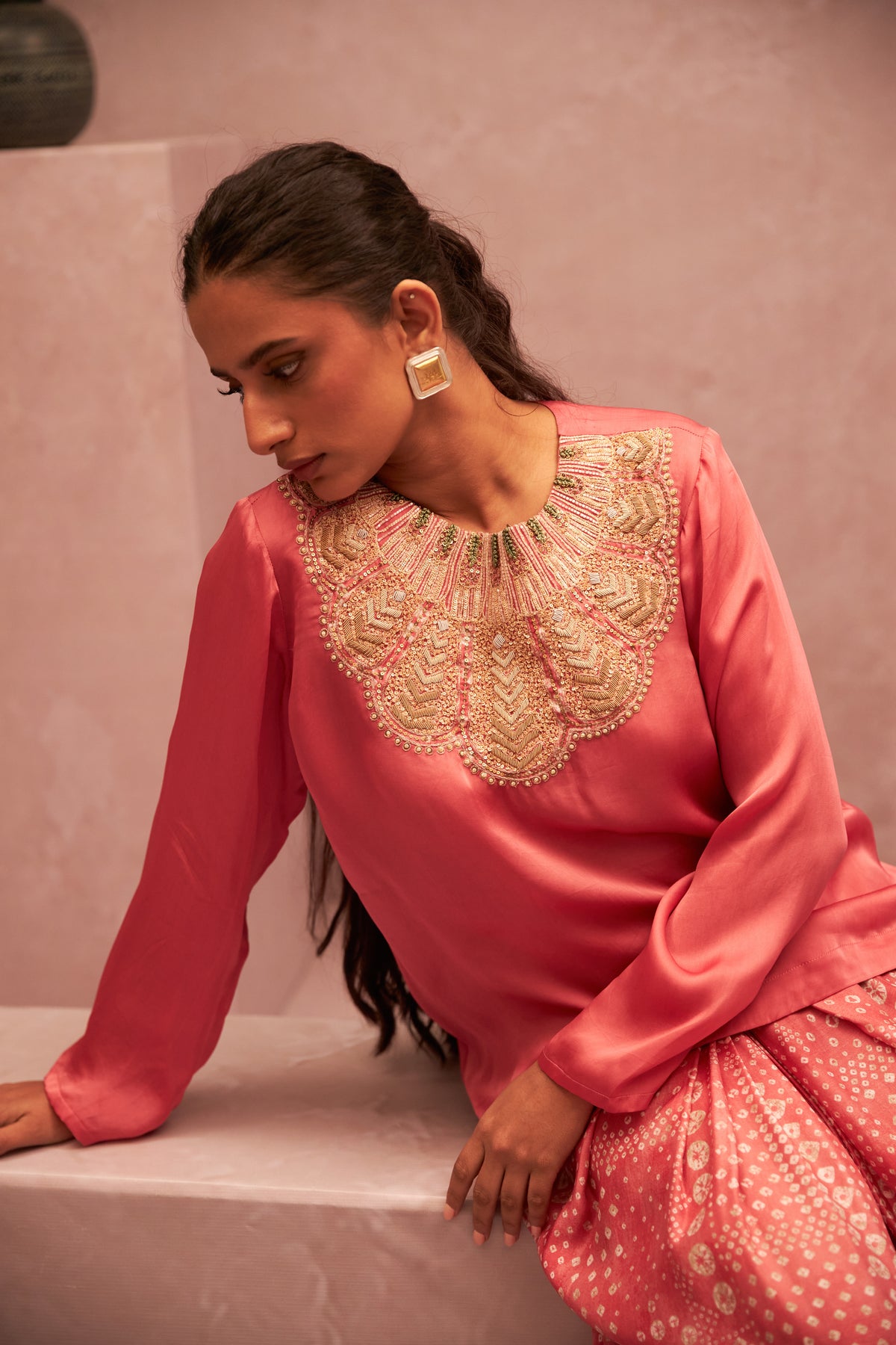 Shokh Gulabi Embroidered Kurta - 3