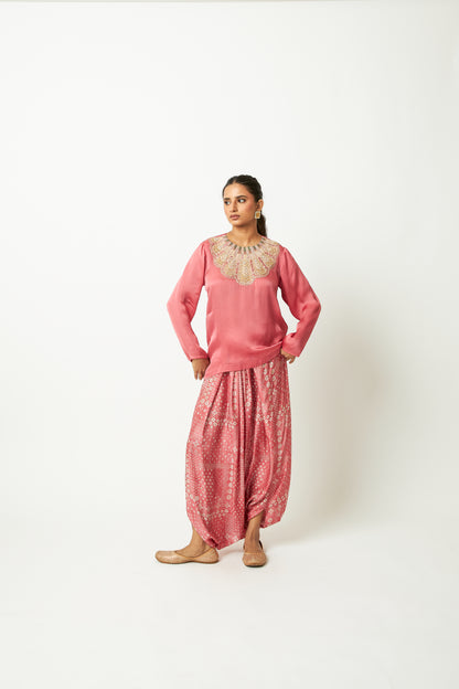 Shokh Gulabi Embroidered Kurta - 6