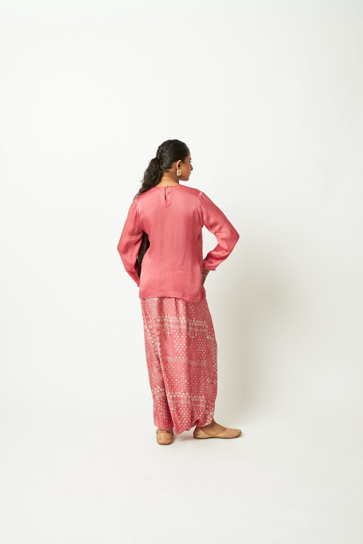 Shokh Gulabi Embroidered Kurta - 8