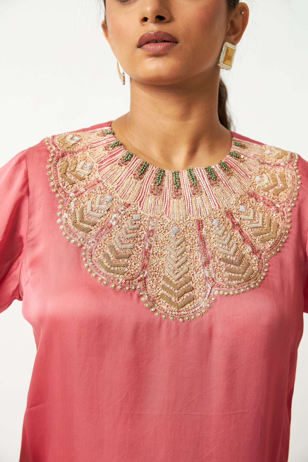 Shokh Gulabi Embroidered Kurta - 10