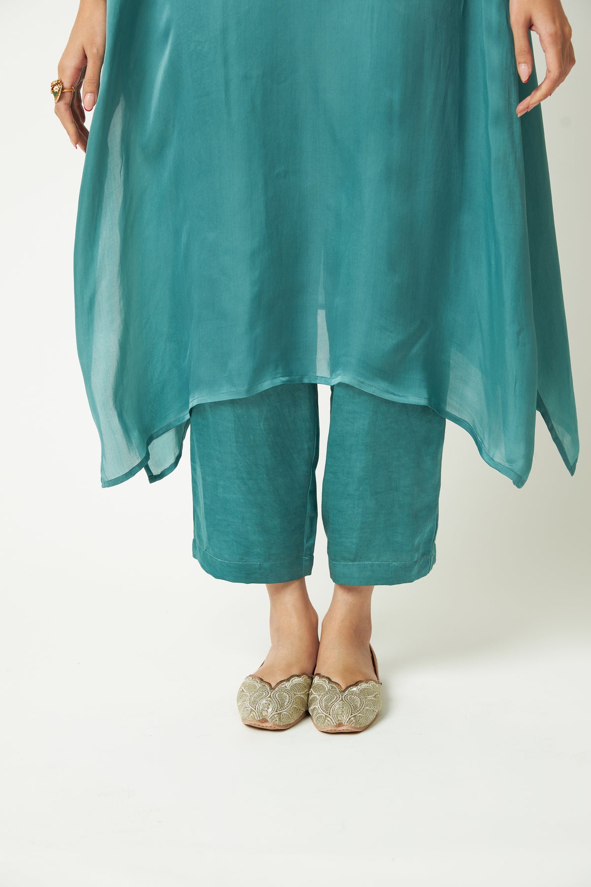 Shyaam Adaa Embroidered Kaftan Set- Set of 2 - 12