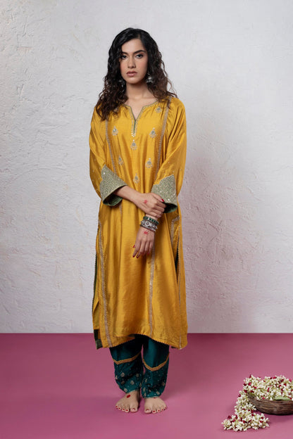 Swarna Embroidered Kurta Set