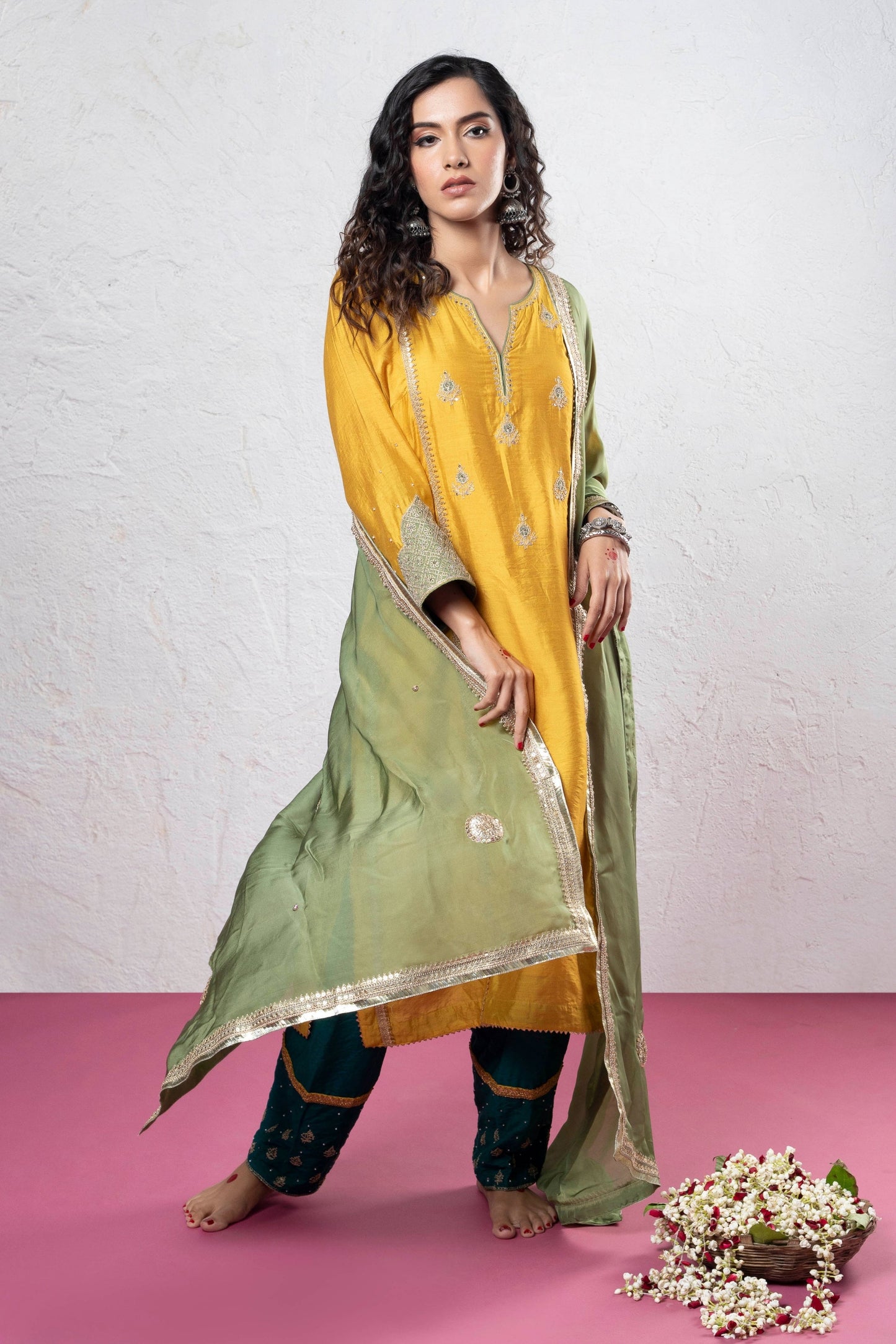 Swarna Embroidered Kurta Set