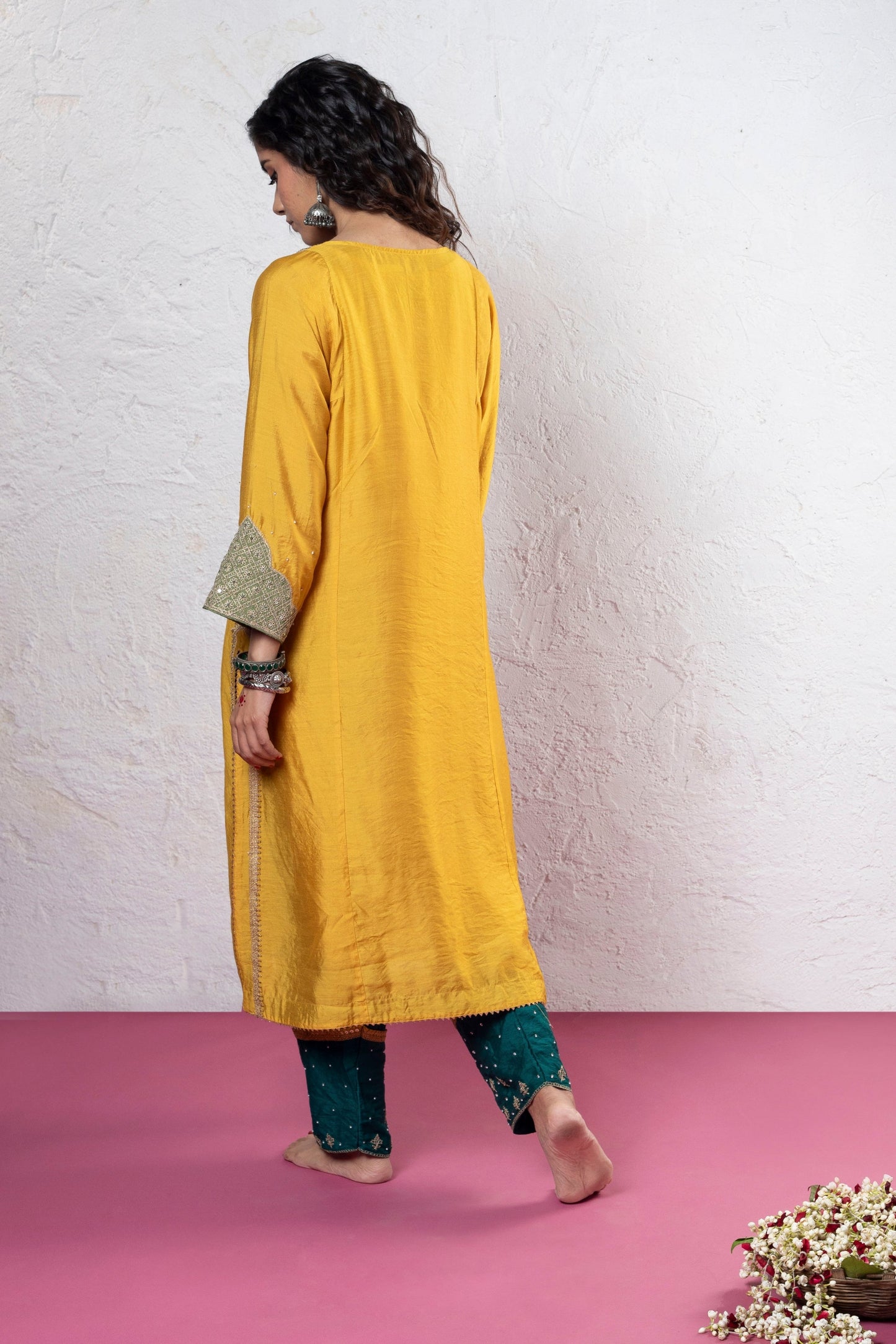 Swarna Embroidered Kurta Set