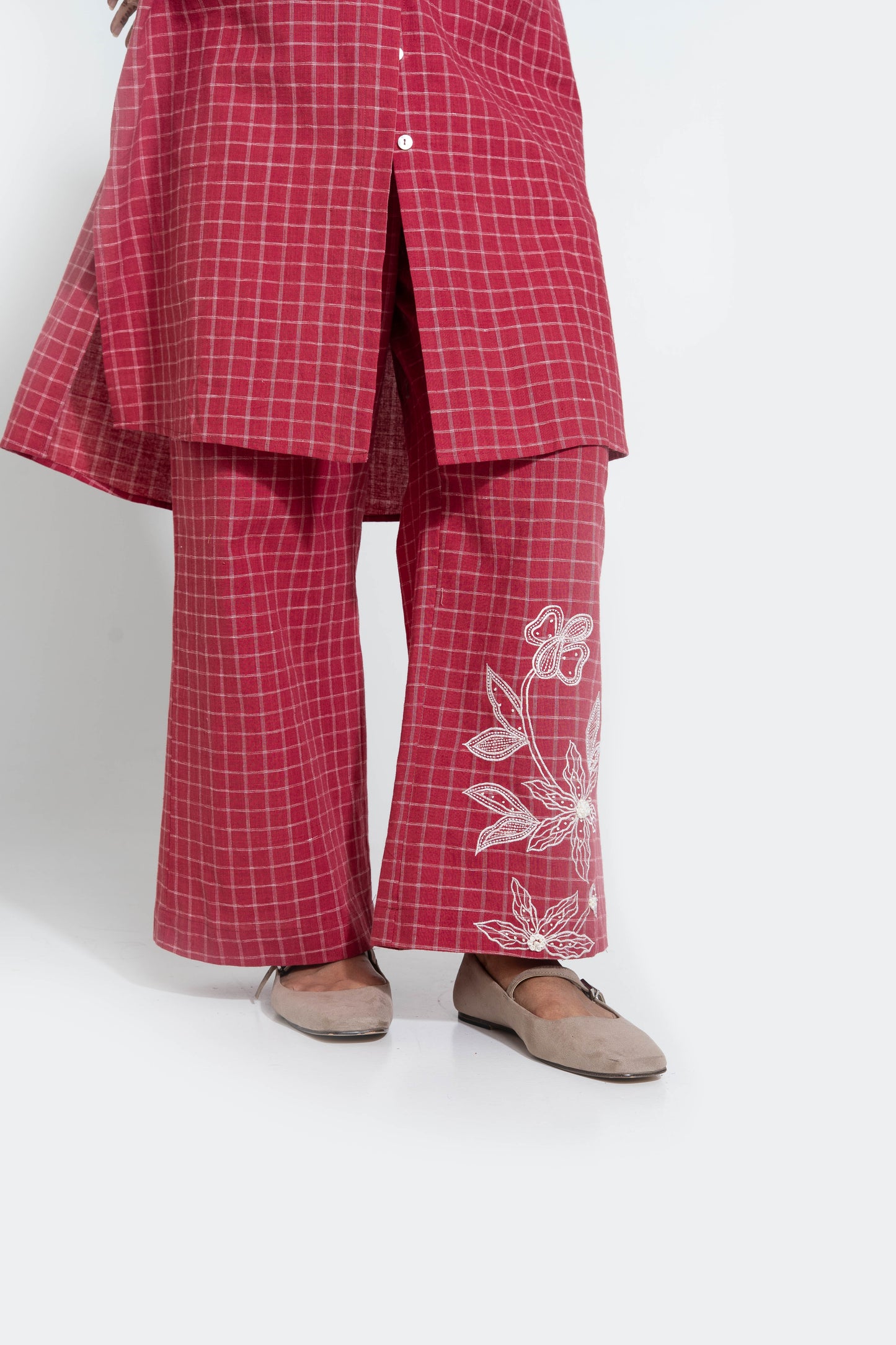 Red And White Hand Woven Cotton Embroidered Bottom