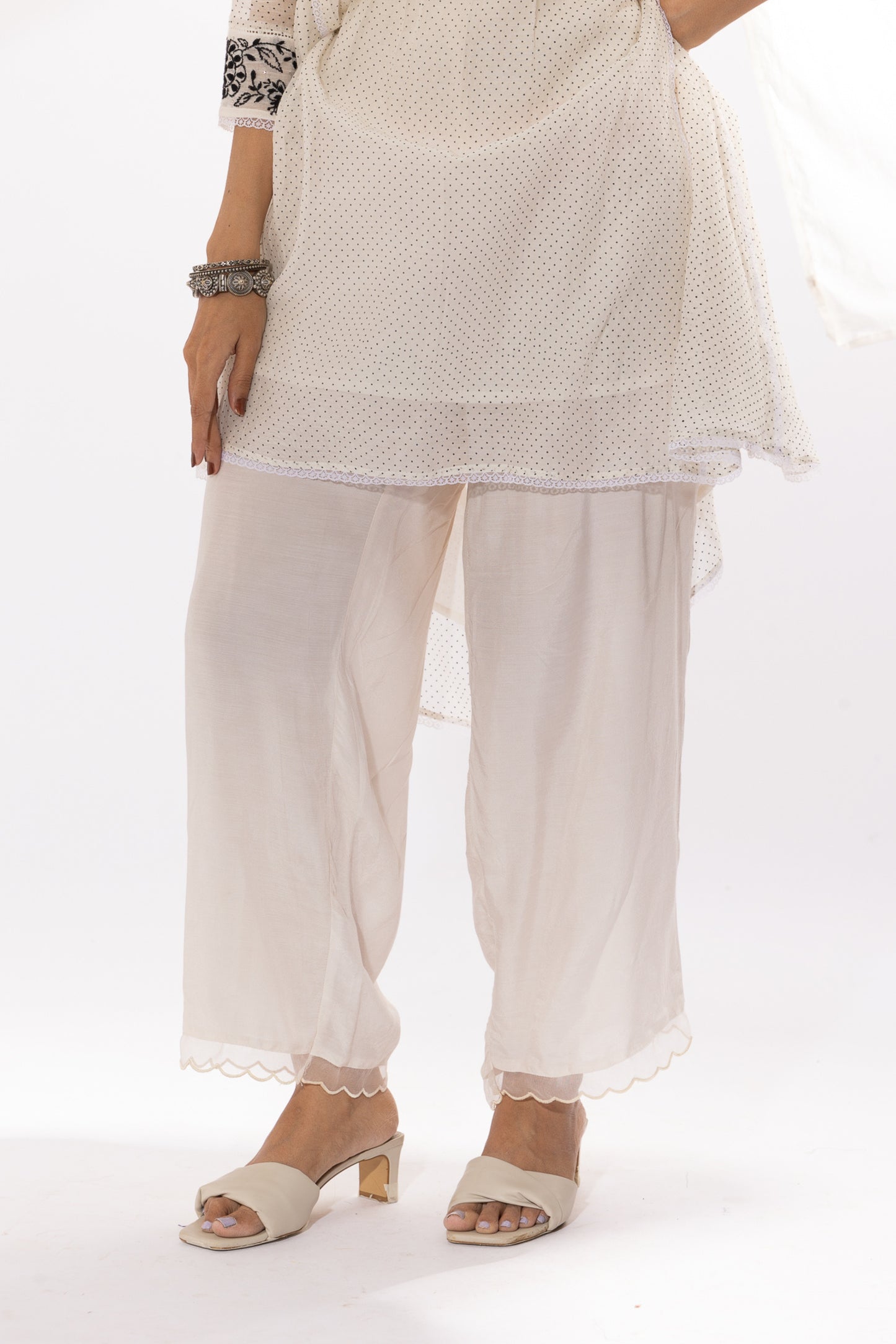 WHITE EMBROIDERED PANTS
