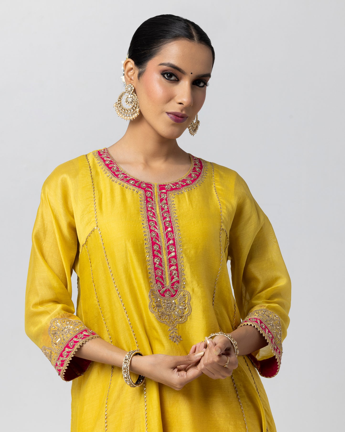 Ahvi Embroidered Kurta
