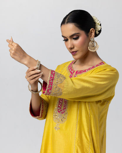 Ahvi Embroidered Kurta