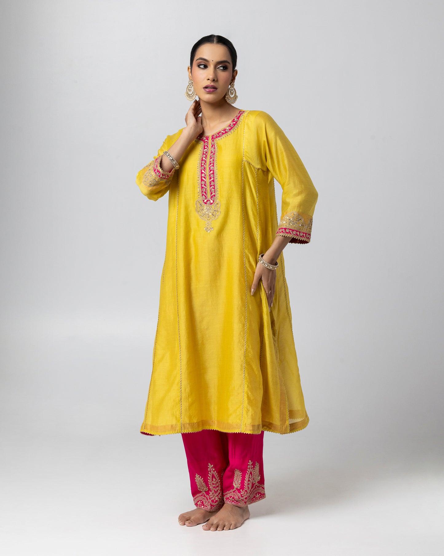 Ahvi Embroidered Kurta