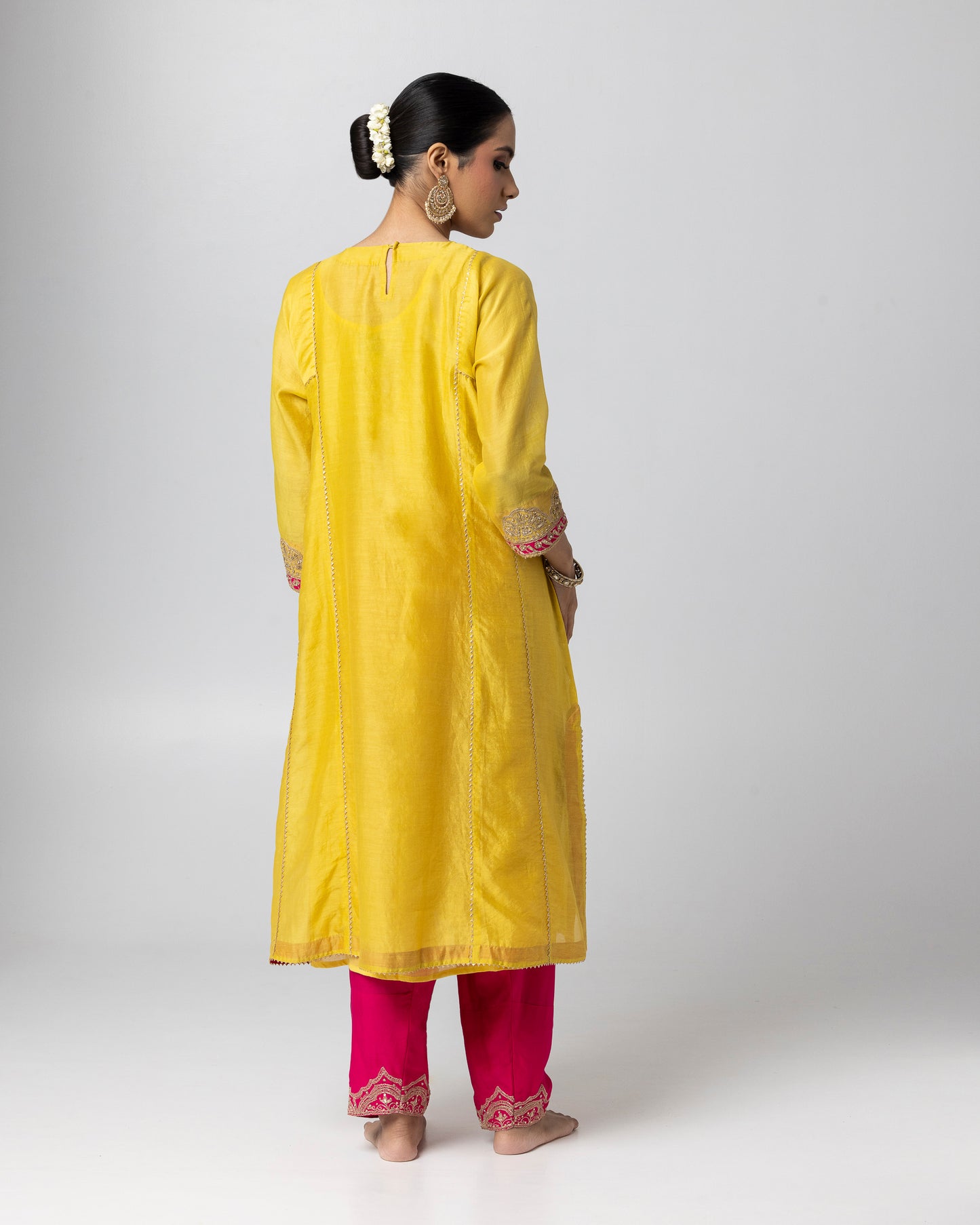 Ahvi Embroidered Kurta