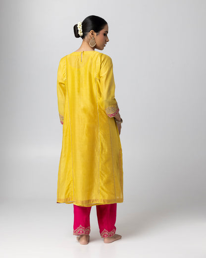 Ahvi Embroidered Kurta