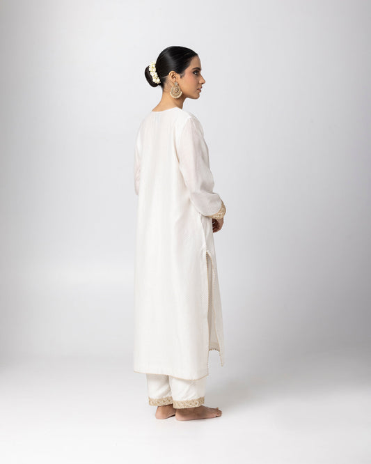 Nakiya Embroidered Kurta Set