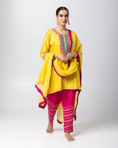 Nera Embroidered Kurta